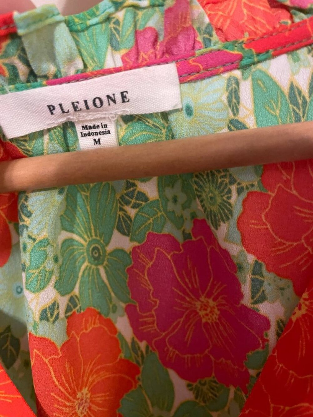 PLEIONE M Bright Floral Ruffle Sleeve Blouse Resort Wear & boho lightweight - Picture 4 of 6